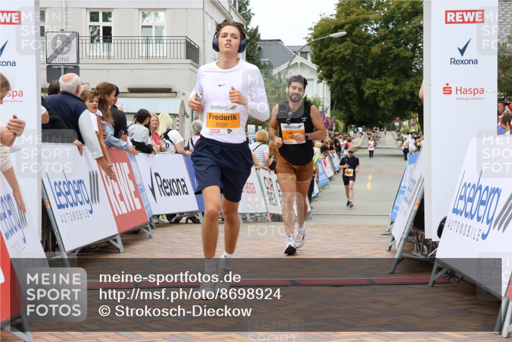 31.08.2025 - 21. Blankeneser Heldenlauf Strokosch-Dieckow http://msf.ph/oto/8698924 31.08.2025 12:47:52 Ziel 5816, 5537 meine-sportfotos.de
