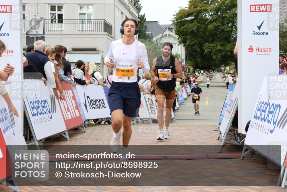 31.08.2025 - 21. Blankeneser Heldenlauf Strokosch-Dieckow http://msf.ph/oto/8698925 31.08.2025 12:47:52 Ziel 5816, 5537 meine-sportfotos.de