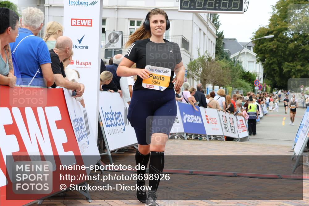 31.08.2025 - 21. Blankeneser Heldenlauf Strokosch-Dieckow http://msf.ph/oto/8698926 31.08.2025 12:47:42 Ziel 5590, 5364 meine-sportfotos.de