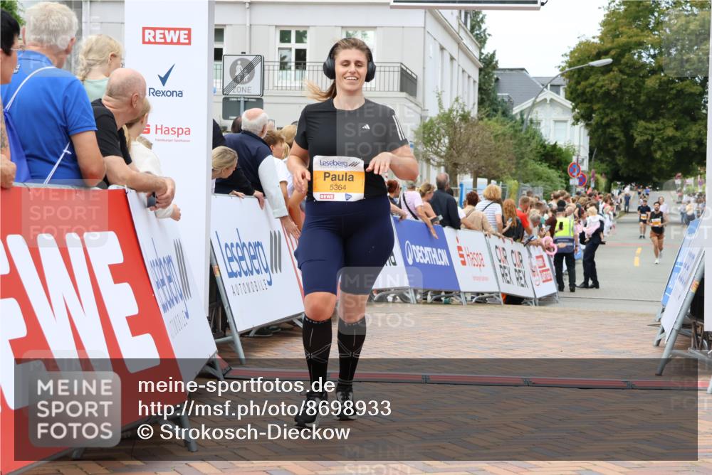 31.08.2025 - 21. Blankeneser Heldenlauf Strokosch-Dieckow http://msf.ph/oto/8698933 31.08.2025 12:47:41 Ziel 5590, 5364 meine-sportfotos.de