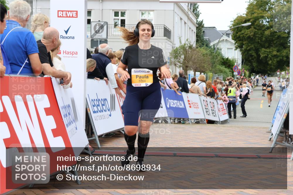 31.08.2025 - 21. Blankeneser Heldenlauf Strokosch-Dieckow http://msf.ph/oto/8698934 31.08.2025 12:47:41 Ziel 5590, 5364 meine-sportfotos.de