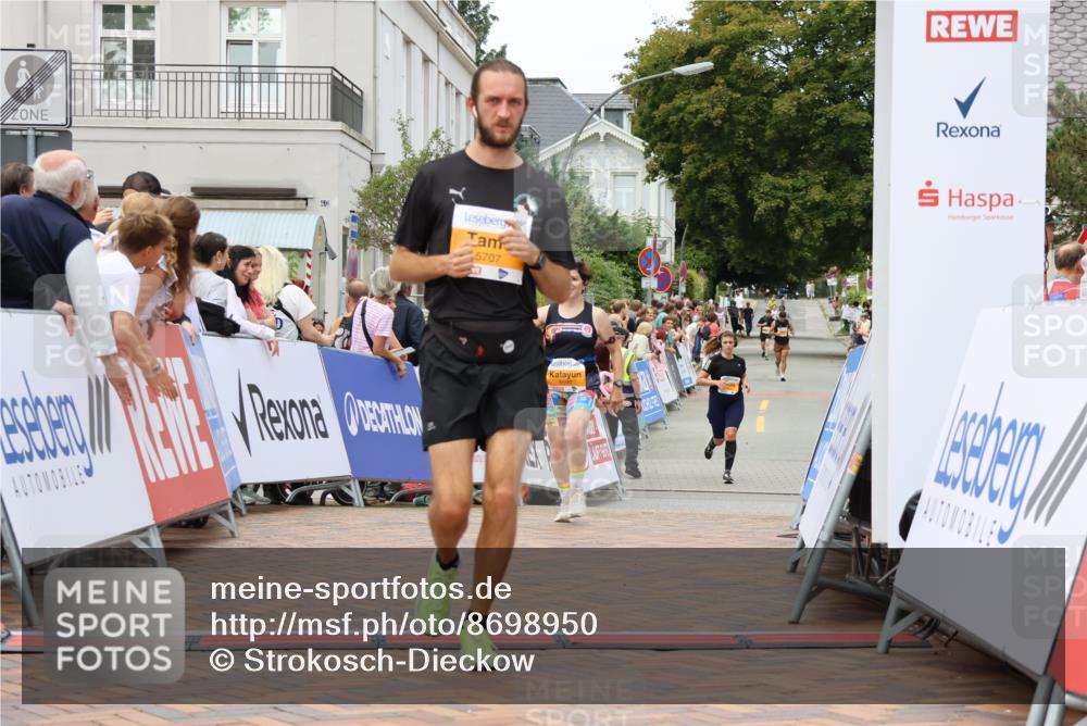 31.08.2025 - 21. Blankeneser Heldenlauf Strokosch-Dieckow http://msf.ph/oto/8698950 31.08.2025 12:47:32 Ziel 5707, 5295, 5780, 5590 meine-sportfotos.de