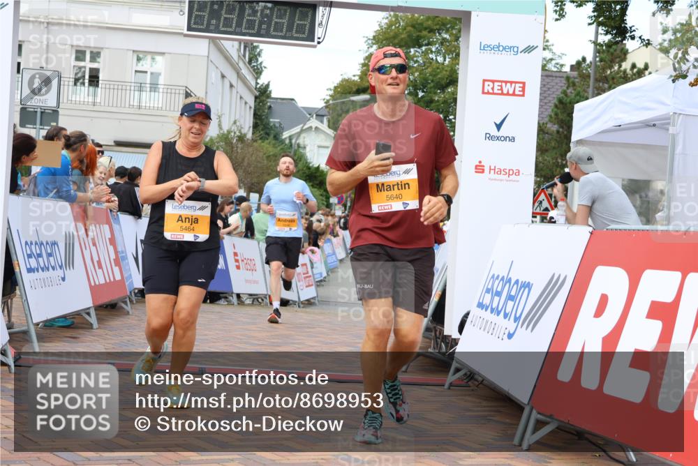 31.08.2025 - 21. Blankeneser Heldenlauf Strokosch-Dieckow http://msf.ph/oto/8698953 31.08.2025 12:59:17 Ziel 5640, 5464, 5646, 5418 meine-sportfotos.de