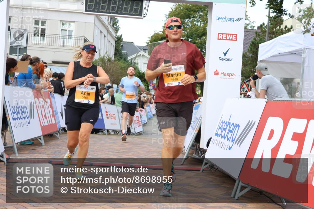 31.08.2025 - 21. Blankeneser Heldenlauf Strokosch-Dieckow http://msf.ph/oto/8698955 31.08.2025 12:59:17 Ziel 5640, 5464, 5646, 5418 meine-sportfotos.de