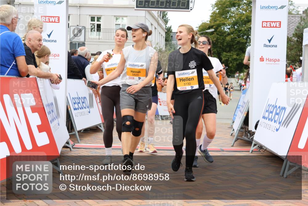 31.08.2025 - 21. Blankeneser Heldenlauf Strokosch-Dieckow http://msf.ph/oto/8698958 31.08.2025 12:47:22 Ziel 5529, 5532, 5295, 5316, 5687, 5780, 5130, 5820 meine-sportfotos.de