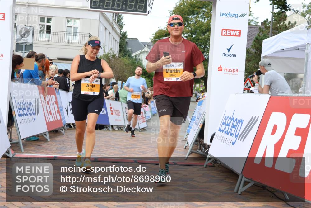 31.08.2025 - 21. Blankeneser Heldenlauf Strokosch-Dieckow http://msf.ph/oto/8698960 31.08.2025 12:59:17 Ziel 5640, 5464, 5646, 5418 meine-sportfotos.de