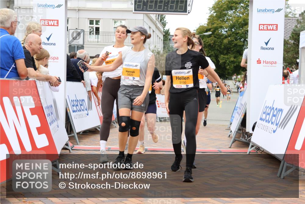31.08.2025 - 21. Blankeneser Heldenlauf Strokosch-Dieckow http://msf.ph/oto/8698961 31.08.2025 12:47:22 Ziel 5529, 5532, 5295, 5316, 5687, 5780, 5130, 5820 meine-sportfotos.de