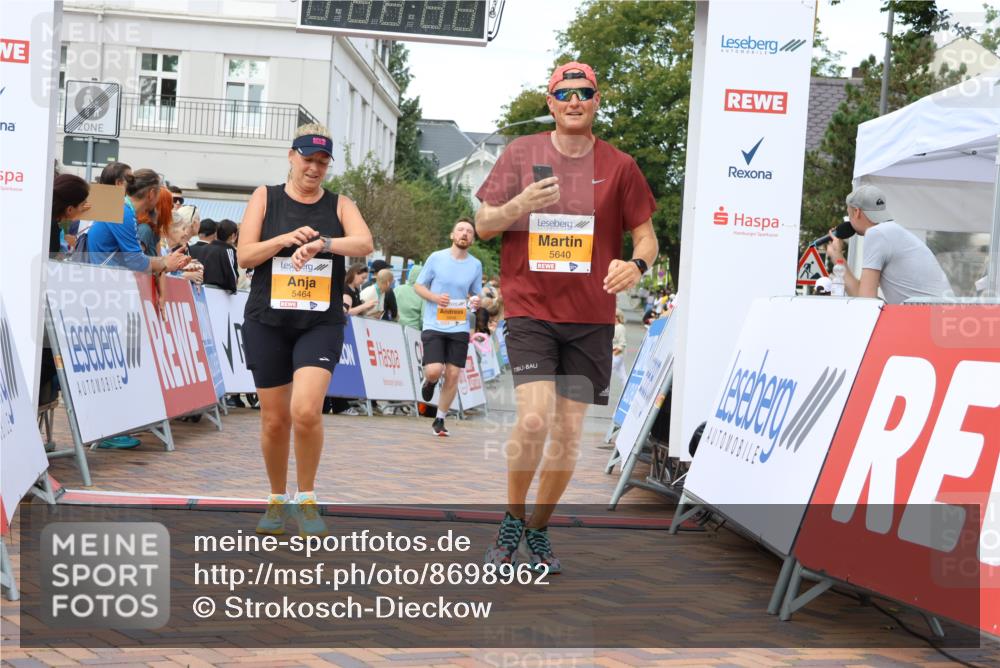 31.08.2025 - 21. Blankeneser Heldenlauf Strokosch-Dieckow http://msf.ph/oto/8698962 31.08.2025 12:59:17 Ziel 5640, 5464, 5646, 5418 meine-sportfotos.de