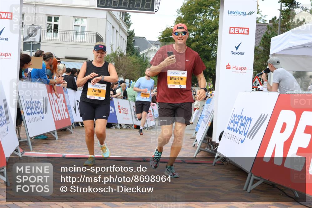 31.08.2025 - 21. Blankeneser Heldenlauf Strokosch-Dieckow http://msf.ph/oto/8698964 31.08.2025 12:59:17 Ziel 5640, 5464, 5646, 5418 meine-sportfotos.de