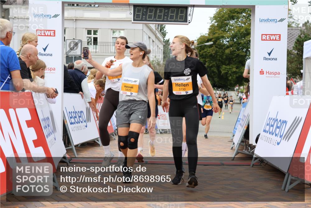 31.08.2025 - 21. Blankeneser Heldenlauf Strokosch-Dieckow http://msf.ph/oto/8698965 31.08.2025 12:47:22 Ziel 5529, 5532, 5295, 5316, 5687, 5780, 5130, 5820 meine-sportfotos.de