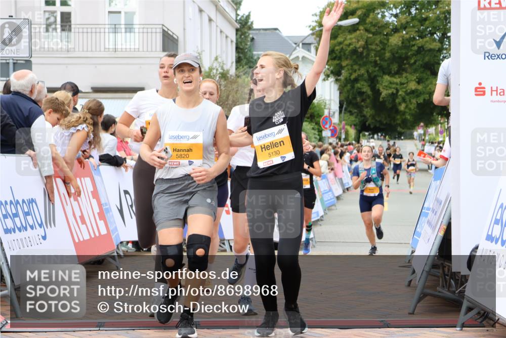 31.08.2025 - 21. Blankeneser Heldenlauf Strokosch-Dieckow http://msf.ph/oto/8698968 31.08.2025 12:47:21 Ziel 5529, 5532, 5295, 5316, 5687, 5780, 5130, 5820 meine-sportfotos.de