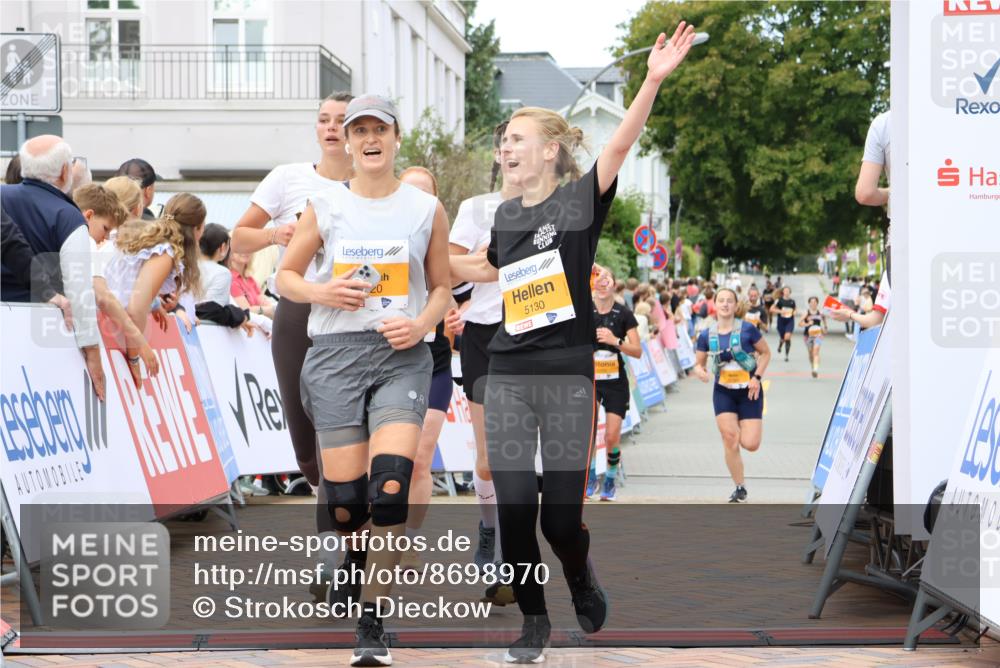 31.08.2025 - 21. Blankeneser Heldenlauf Strokosch-Dieckow http://msf.ph/oto/8698970 31.08.2025 12:47:21 Ziel 5529, 5532, 5295, 5316, 5687, 5780, 5130, 5820 meine-sportfotos.de
