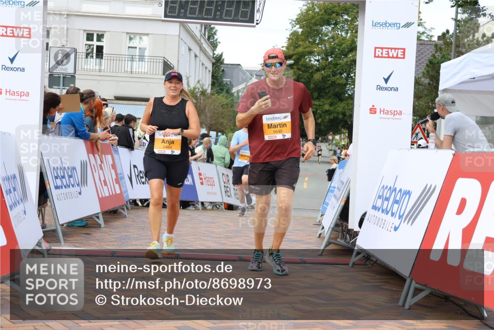 31.08.2025 - 21. Blankeneser Heldenlauf Strokosch-Dieckow http://msf.ph/oto/8698973 31.08.2025 12:59:16 Ziel 5640, 5464, 5646, 5418 meine-sportfotos.de