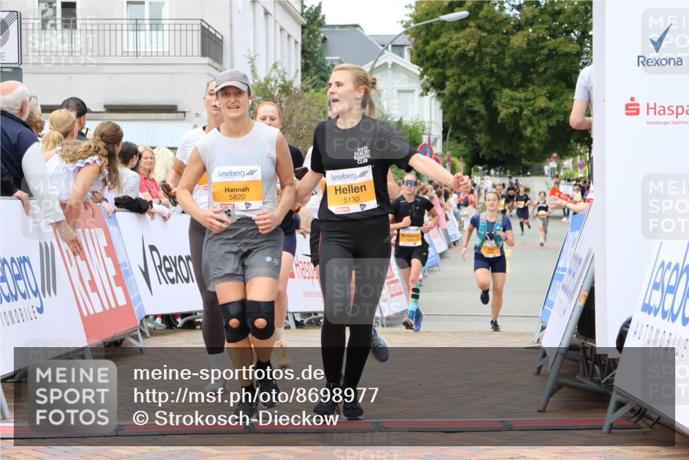 31.08.2025 - 21. Blankeneser Heldenlauf Strokosch-Dieckow http://msf.ph/oto/8698977 31.08.2025 12:47:21 Ziel 5529, 5532, 5295, 5316, 5687, 5780, 5130, 5820 meine-sportfotos.de