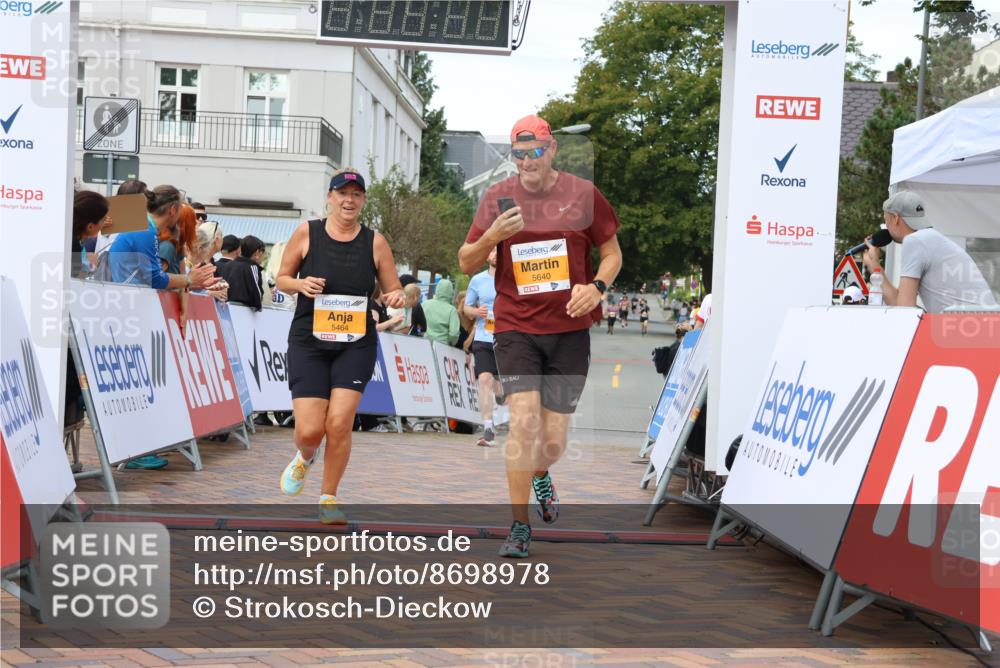31.08.2025 - 21. Blankeneser Heldenlauf Strokosch-Dieckow http://msf.ph/oto/8698978 31.08.2025 12:59:16 Ziel 5640, 5464, 5646, 5418 meine-sportfotos.de