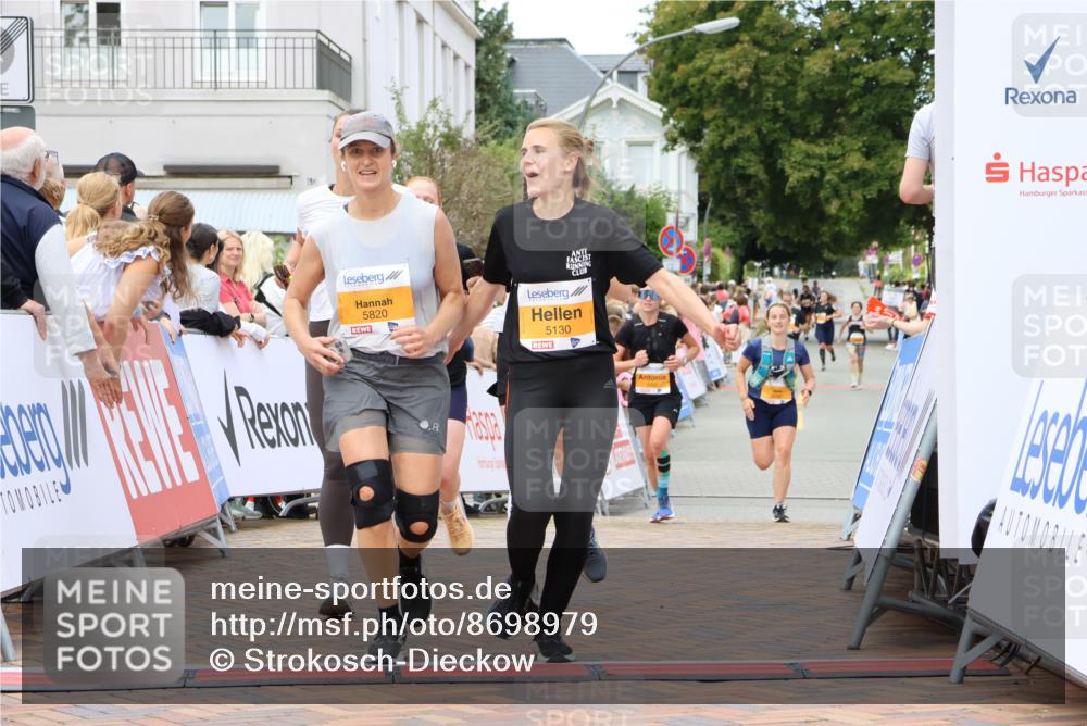 31.08.2025 - 21. Blankeneser Heldenlauf Strokosch-Dieckow http://msf.ph/oto/8698979 31.08.2025 12:47:21 Ziel 5529, 5532, 5295, 5316, 5687, 5780, 5130, 5820 meine-sportfotos.de