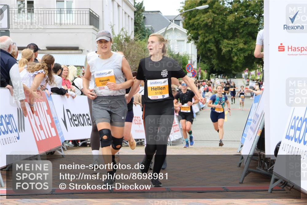 31.08.2025 - 21. Blankeneser Heldenlauf Strokosch-Dieckow http://msf.ph/oto/8698981 31.08.2025 12:47:21 Ziel 5529, 5532, 5295, 5316, 5687, 5780, 5130, 5820 meine-sportfotos.de