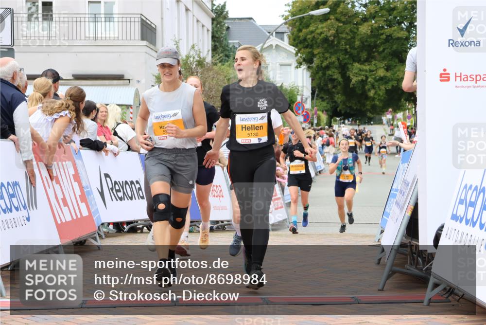 31.08.2025 - 21. Blankeneser Heldenlauf Strokosch-Dieckow http://msf.ph/oto/8698984 31.08.2025 12:47:21 Ziel 5529, 5532, 5295, 5316, 5687, 5780, 5130, 5820 meine-sportfotos.de