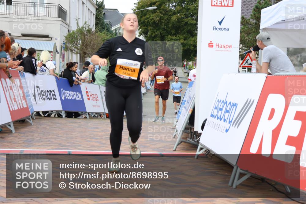 31.08.2025 - 21. Blankeneser Heldenlauf Strokosch-Dieckow http://msf.ph/oto/8698995 31.08.2025 12:59:12 Ziel 5782, 5640, 5418 meine-sportfotos.de