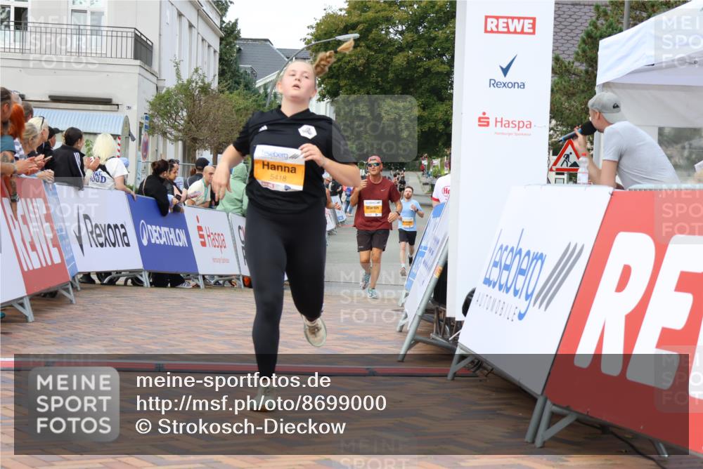 31.08.2025 - 21. Blankeneser Heldenlauf Strokosch-Dieckow http://msf.ph/oto/8699000 31.08.2025 12:59:12 Ziel 5782, 5640, 5418 meine-sportfotos.de