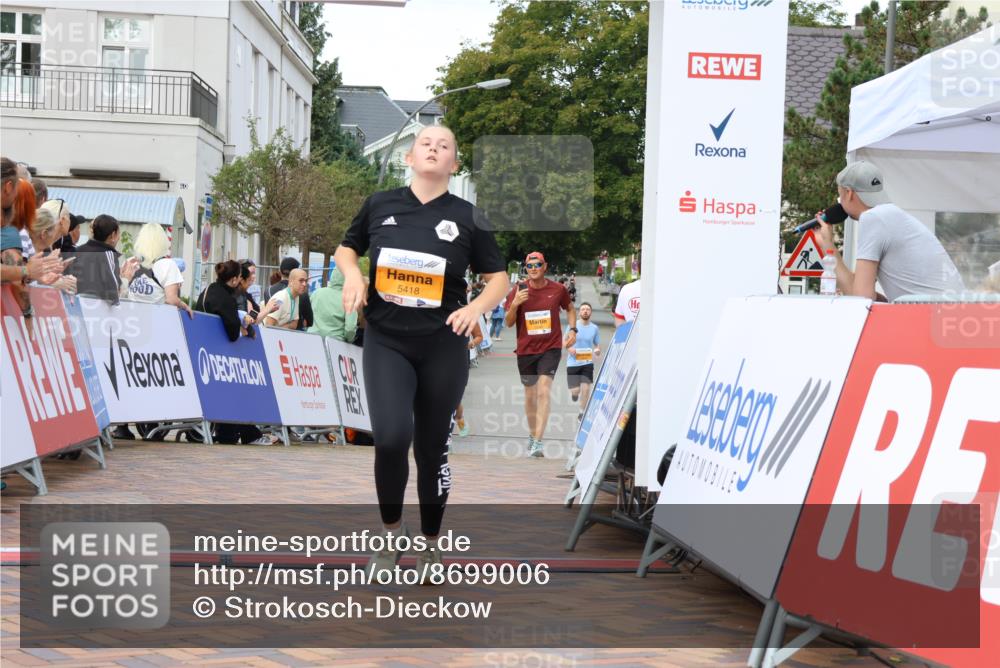31.08.2025 - 21. Blankeneser Heldenlauf Strokosch-Dieckow http://msf.ph/oto/8699006 31.08.2025 12:59:12 Ziel 5782, 5640, 5418 meine-sportfotos.de