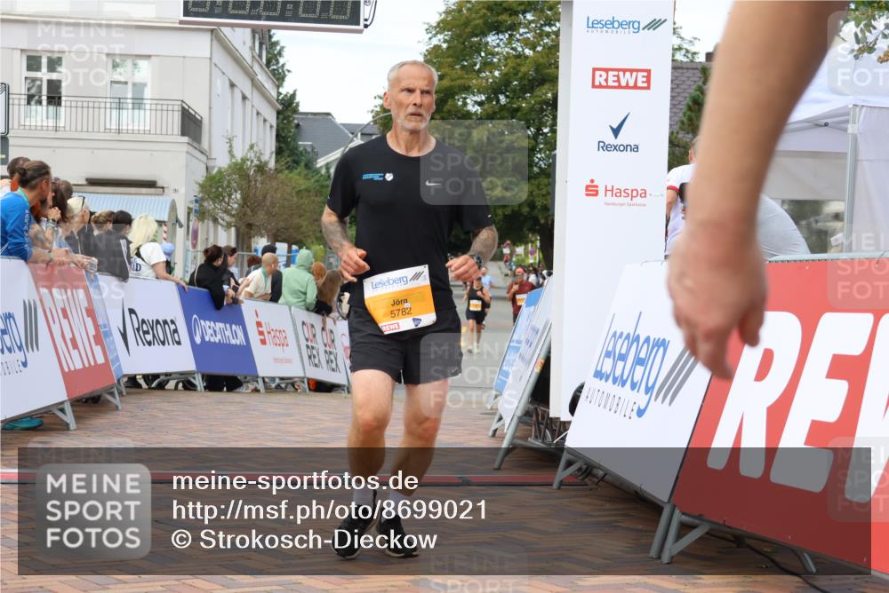 31.08.2025 - 21. Blankeneser Heldenlauf Strokosch-Dieckow http://msf.ph/oto/8699021 31.08.2025 12:59:06 Ziel 5782, 5447 meine-sportfotos.de