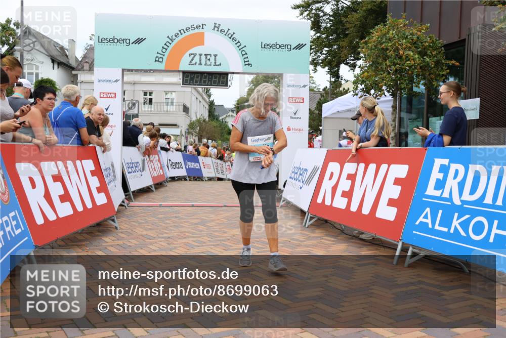 31.08.2025 - 21. Blankeneser Heldenlauf Strokosch-Dieckow http://msf.ph/oto/8699063 31.08.2025 12:46:36 Ziel 5105, 4181 meine-sportfotos.de