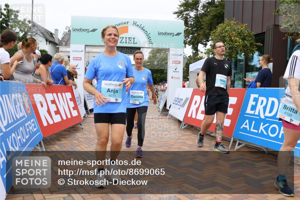 31.08.2025 - 21. Blankeneser Heldenlauf Strokosch-Dieckow http://msf.ph/oto/8699065 31.08.2025 12:46:28 Ziel 5105, 5313, 4270, 4271, 4040, 4108 meine-sportfotos.de