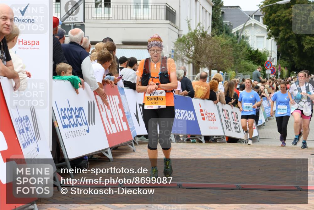 31.08.2025 - 21. Blankeneser Heldenlauf Strokosch-Dieckow http://msf.ph/oto/8699087 31.08.2025 12:46:20 Ziel 5839, 5313, 4040, 4108 meine-sportfotos.de