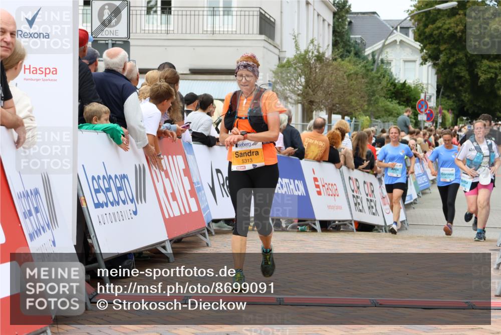 31.08.2025 - 21. Blankeneser Heldenlauf Strokosch-Dieckow http://msf.ph/oto/8699091 31.08.2025 12:46:20 Ziel 5839, 5313, 4040, 4108 meine-sportfotos.de