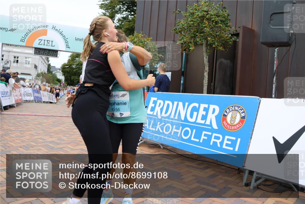 31.08.2025 - 21. Blankeneser Heldenlauf Strokosch-Dieckow http://msf.ph/oto/8699108 31.08.2025 12:46:11 Ziel 5644, 4314, 4156, 4125 meine-sportfotos.de