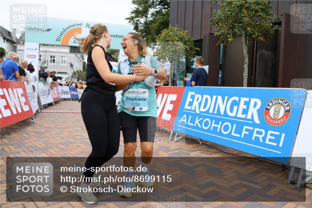 31.08.2025 - 21. Blankeneser Heldenlauf Strokosch-Dieckow http://msf.ph/oto/8699115 31.08.2025 12:46:11 Ziel 5644, 4314, 4156, 4125 meine-sportfotos.de
