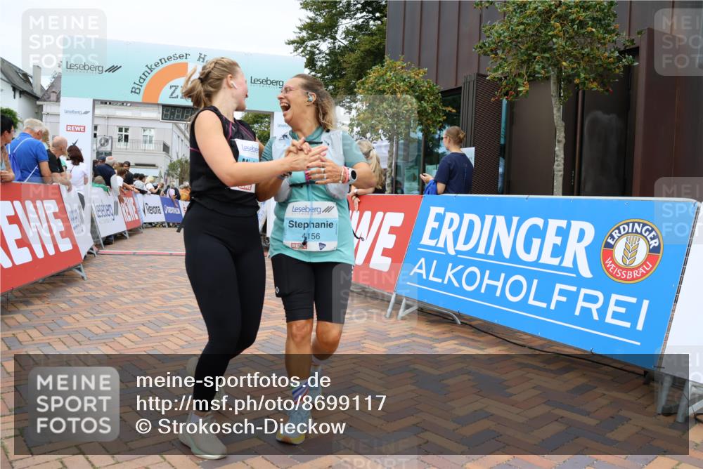 31.08.2025 - 21. Blankeneser Heldenlauf Strokosch-Dieckow http://msf.ph/oto/8699117 31.08.2025 12:46:11 Ziel 5644, 4314, 4156, 4125 meine-sportfotos.de