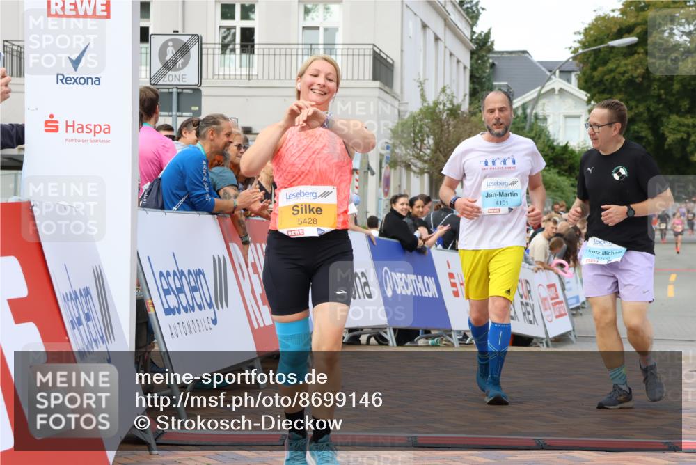 31.08.2025 - 21. Blankeneser Heldenlauf Strokosch-Dieckow http://msf.ph/oto/8699146 31.08.2025 12:58:06 Ziel 5348, 5428, 4101, 4100 meine-sportfotos.de