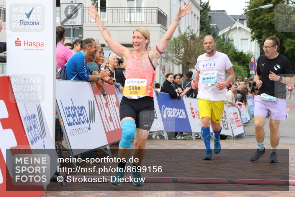 31.08.2025 - 21. Blankeneser Heldenlauf Strokosch-Dieckow http://msf.ph/oto/8699156 31.08.2025 12:58:06 Ziel 5348, 5428, 4101, 4100 meine-sportfotos.de