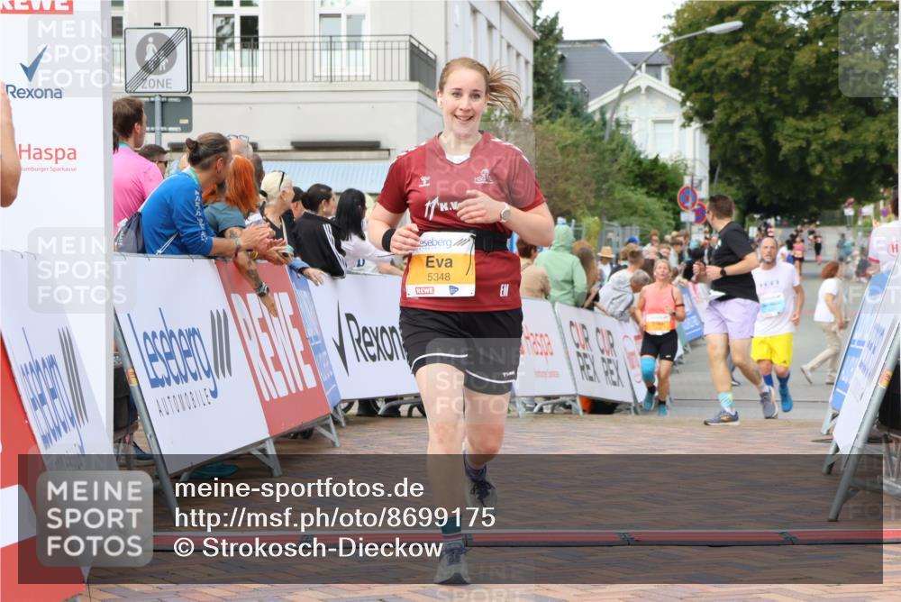 31.08.2025 - 21. Blankeneser Heldenlauf Strokosch-Dieckow http://msf.ph/oto/8699175 31.08.2025 12:58:01 Ziel 5348, 5358 meine-sportfotos.de
