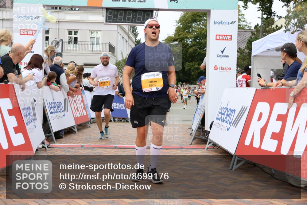 31.08.2025 - 21. Blankeneser Heldenlauf Strokosch-Dieckow http://msf.ph/oto/8699176 31.08.2025 12:45:48 Ziel 5775, 5375, 5801, 4398 meine-sportfotos.de
