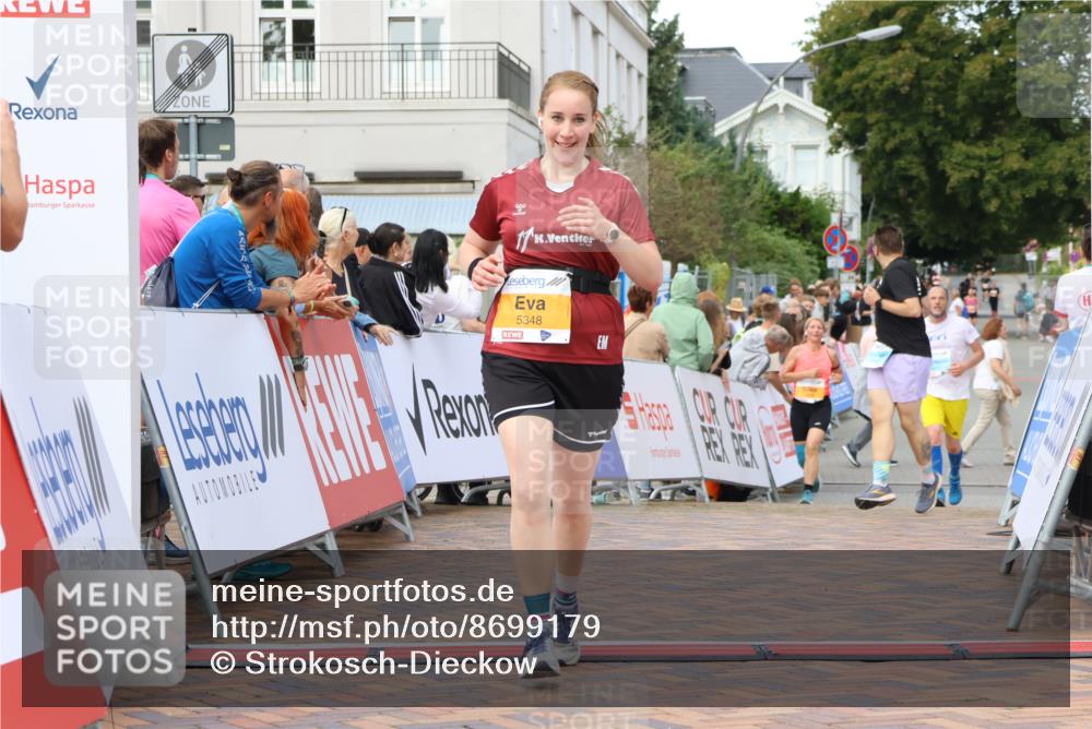 31.08.2025 - 21. Blankeneser Heldenlauf Strokosch-Dieckow http://msf.ph/oto/8699179 31.08.2025 12:58:01 Ziel 5348, 5358 meine-sportfotos.de