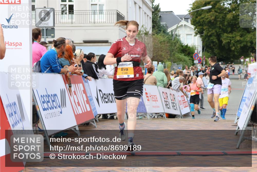 31.08.2025 - 21. Blankeneser Heldenlauf Strokosch-Dieckow http://msf.ph/oto/8699189 31.08.2025 12:58:00 Ziel 5348, 5358 meine-sportfotos.de