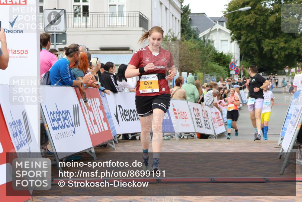 31.08.2025 - 21. Blankeneser Heldenlauf Strokosch-Dieckow http://msf.ph/oto/8699191 31.08.2025 12:58:00 Ziel 5348, 5358 meine-sportfotos.de