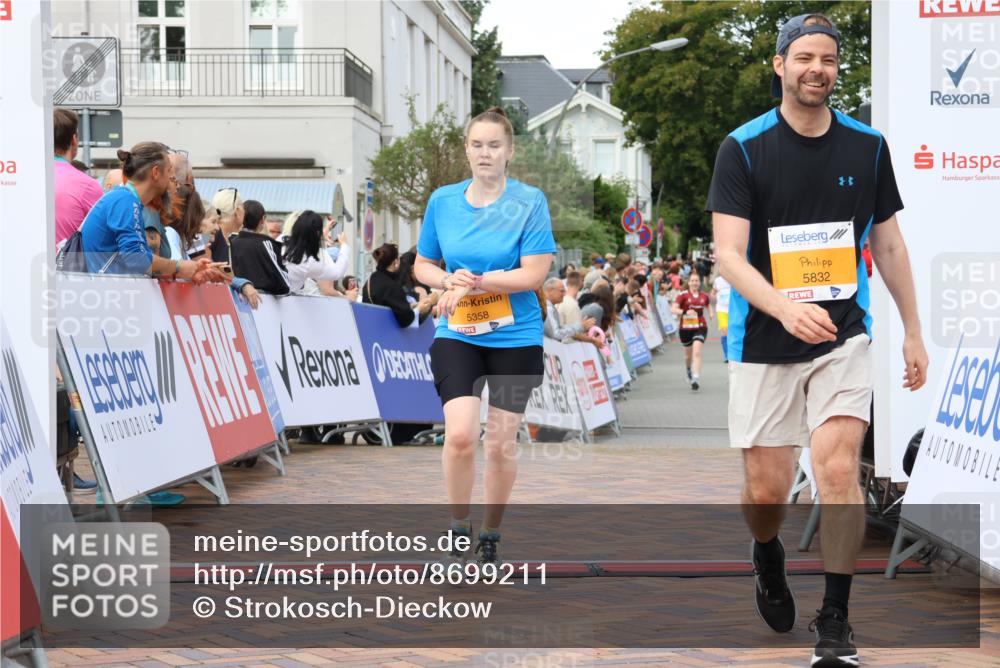 31.08.2025 - 21. Blankeneser Heldenlauf Strokosch-Dieckow http://msf.ph/oto/8699211 31.08.2025 12:57:53 Ziel 5832, 5358 meine-sportfotos.de