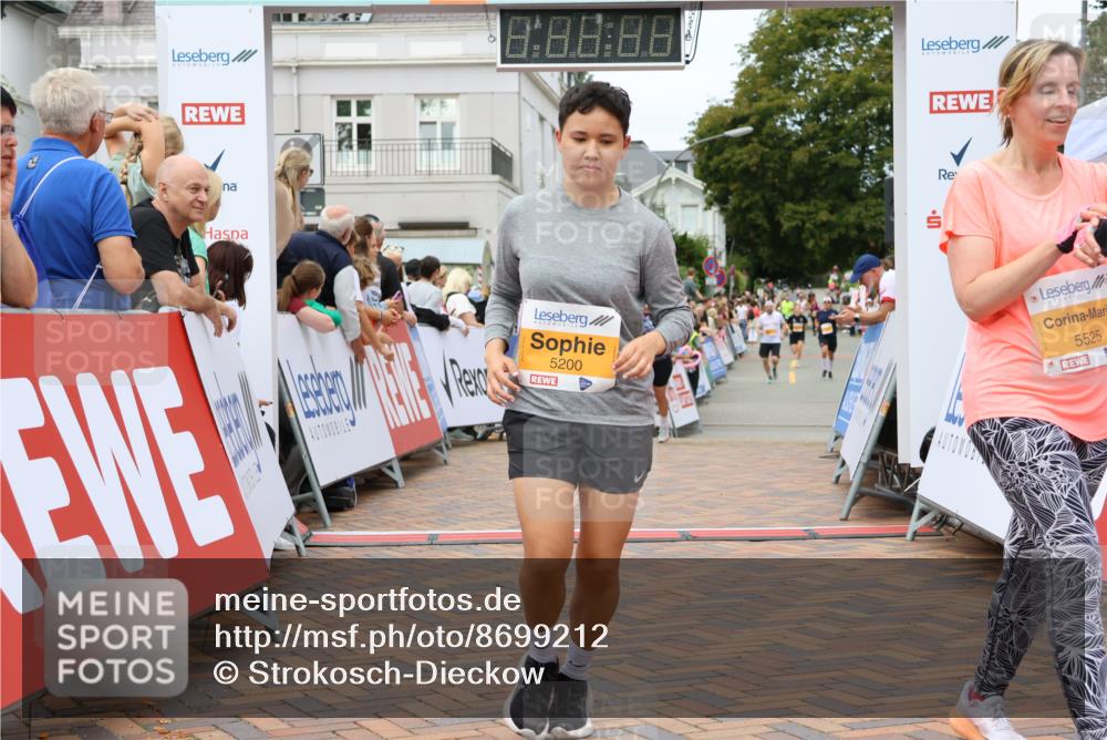 31.08.2025 - 21. Blankeneser Heldenlauf Strokosch-Dieckow http://msf.ph/oto/8699212 31.08.2025 12:45:38 Ziel 5723, 5200, 5713, 5525, 4398 meine-sportfotos.de