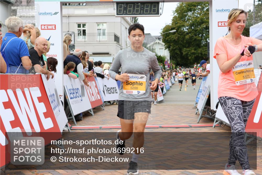 31.08.2025 - 21. Blankeneser Heldenlauf Strokosch-Dieckow http://msf.ph/oto/8699216 31.08.2025 12:45:38 Ziel 5723, 5200, 5713, 5525, 4398 meine-sportfotos.de
