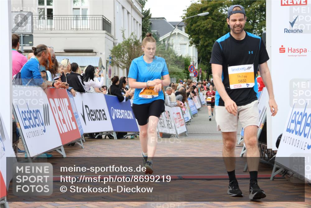 31.08.2025 - 21. Blankeneser Heldenlauf Strokosch-Dieckow http://msf.ph/oto/8699219 31.08.2025 12:57:52 Ziel 5832, 5358 meine-sportfotos.de