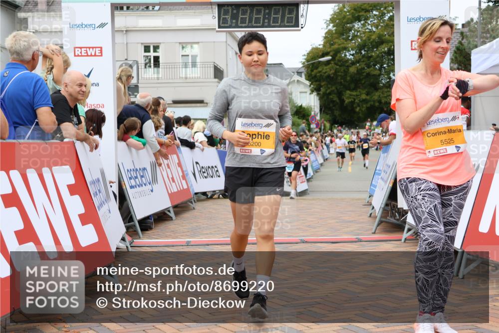 31.08.2025 - 21. Blankeneser Heldenlauf Strokosch-Dieckow http://msf.ph/oto/8699220 31.08.2025 12:45:38 Ziel 5723, 5200, 5713, 5525, 4398 meine-sportfotos.de