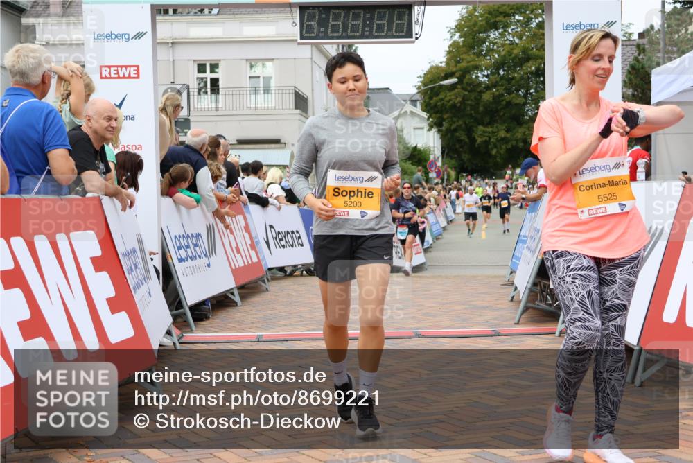 31.08.2025 - 21. Blankeneser Heldenlauf Strokosch-Dieckow http://msf.ph/oto/8699221 31.08.2025 12:45:38 Ziel 5723, 5200, 5713, 5525, 4398 meine-sportfotos.de