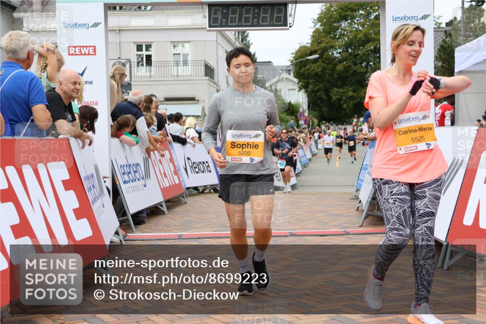 31.08.2025 - 21. Blankeneser Heldenlauf Strokosch-Dieckow http://msf.ph/oto/8699223 31.08.2025 12:45:38 Ziel 5723, 5200, 5713, 5525, 4398 meine-sportfotos.de