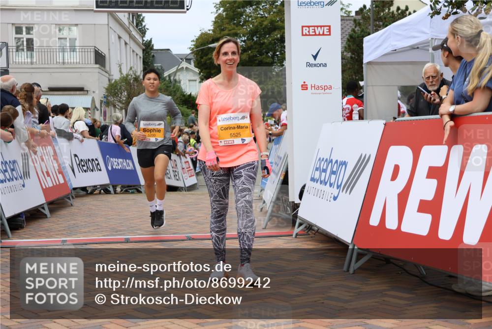31.08.2025 - 21. Blankeneser Heldenlauf Strokosch-Dieckow http://msf.ph/oto/8699242 31.08.2025 12:45:36 Ziel 5723, 5200, 5713, 5525 meine-sportfotos.de