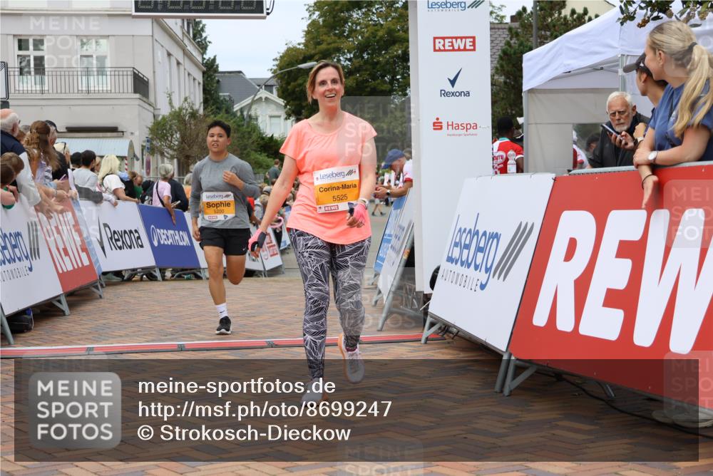 31.08.2025 - 21. Blankeneser Heldenlauf Strokosch-Dieckow http://msf.ph/oto/8699247 31.08.2025 12:45:36 Ziel 5723, 5200, 5713, 5525 meine-sportfotos.de
