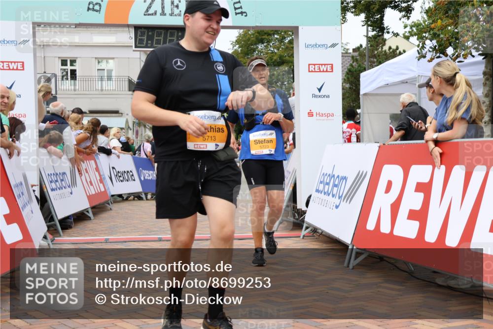 31.08.2025 - 21. Blankeneser Heldenlauf Strokosch-Dieckow http://msf.ph/oto/8699253 31.08.2025 12:45:32 Ziel 5723, 5200, 5164, 5713, 5286, 5525 meine-sportfotos.de